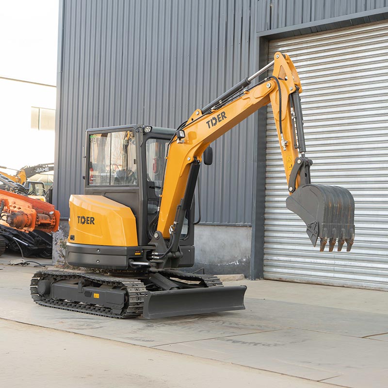 Máy xúc mini không đuôi 3,5 tấn trang bị động cơ Kubota và xích thép.