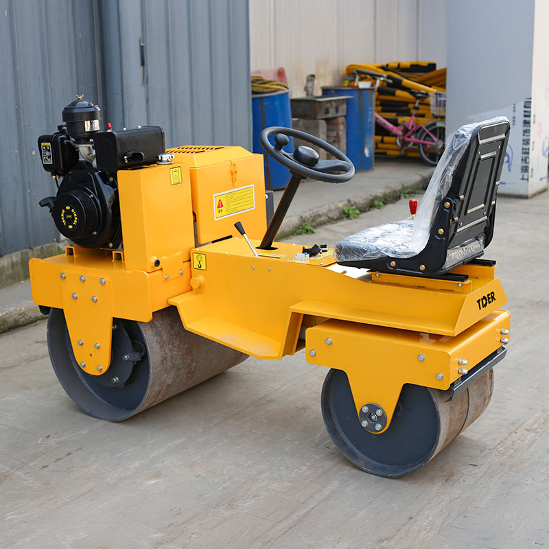Cần bán máy lu đôi tải trọng 750kg.