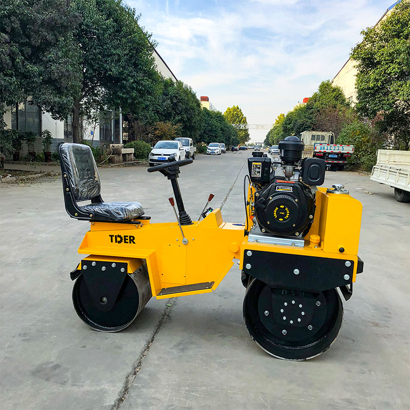Máy lu đường nhỏ gọn 800kg với bộ làm mát dầu thủy lực
