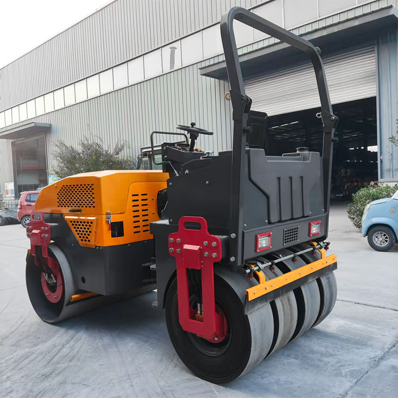 Cần bán máy lu kết hợp 4 tấn.