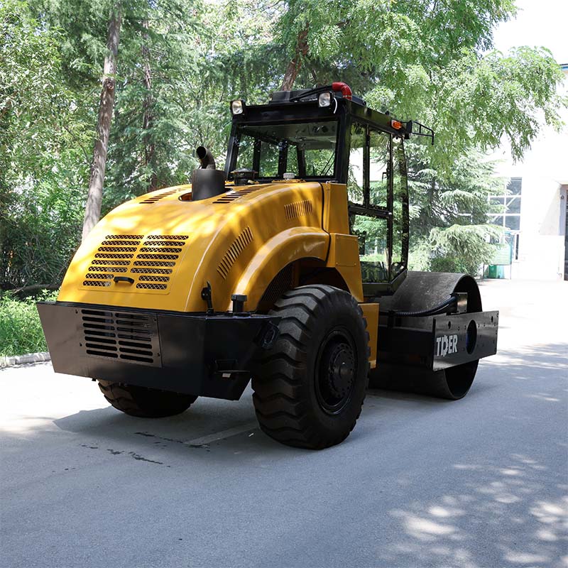 Máy lu rung một trục 12 tấn dùng cho vùng cao