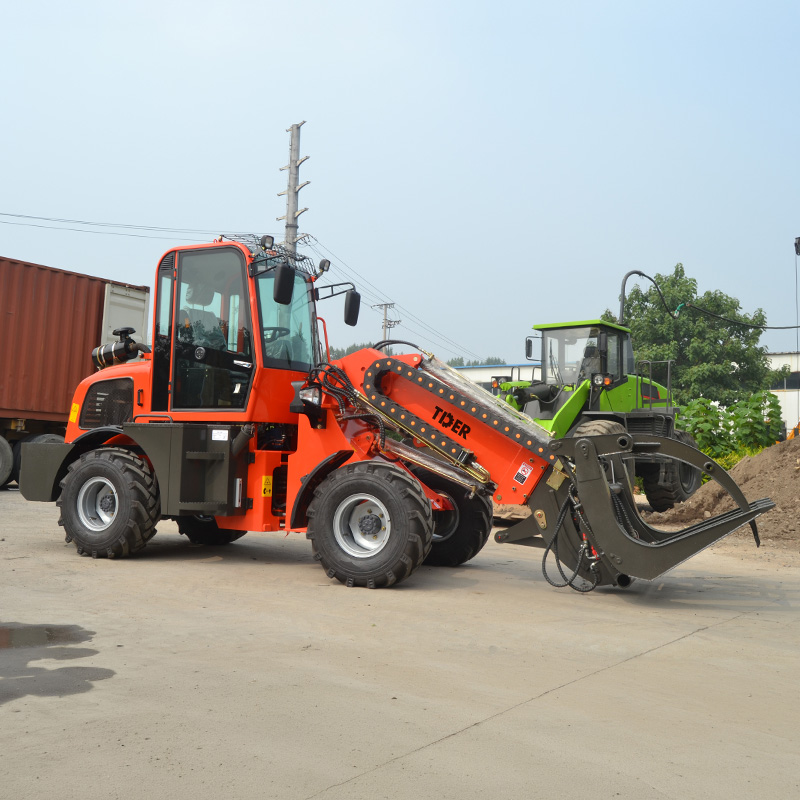 Máy xúc lật cần trục 1 tấn, vận hành thoải mái.